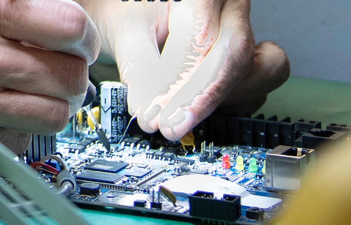 Hand Soldering of Components with High Thermal Mass